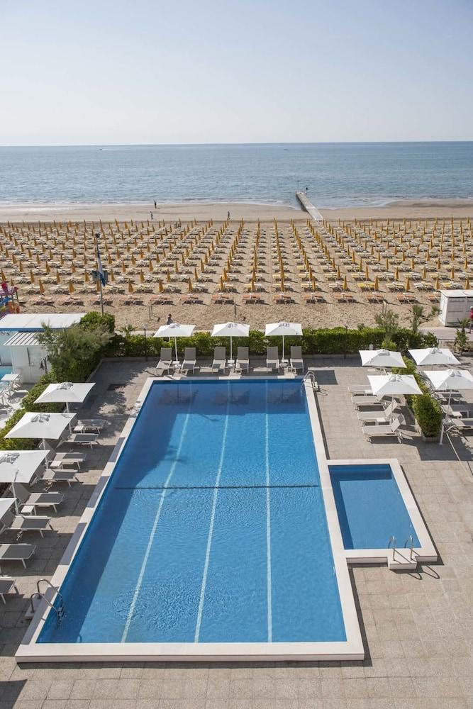 Hotel Imperial Palace Lido di Jesolo Esterno foto