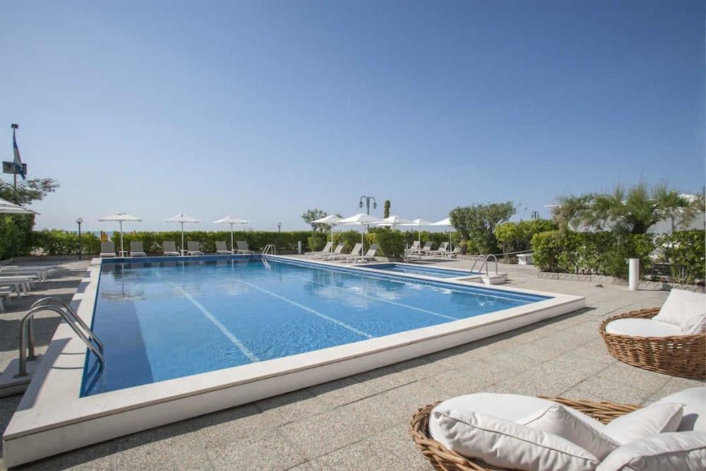 Hotel Imperial Palace Lido di Jesolo Esterno foto
