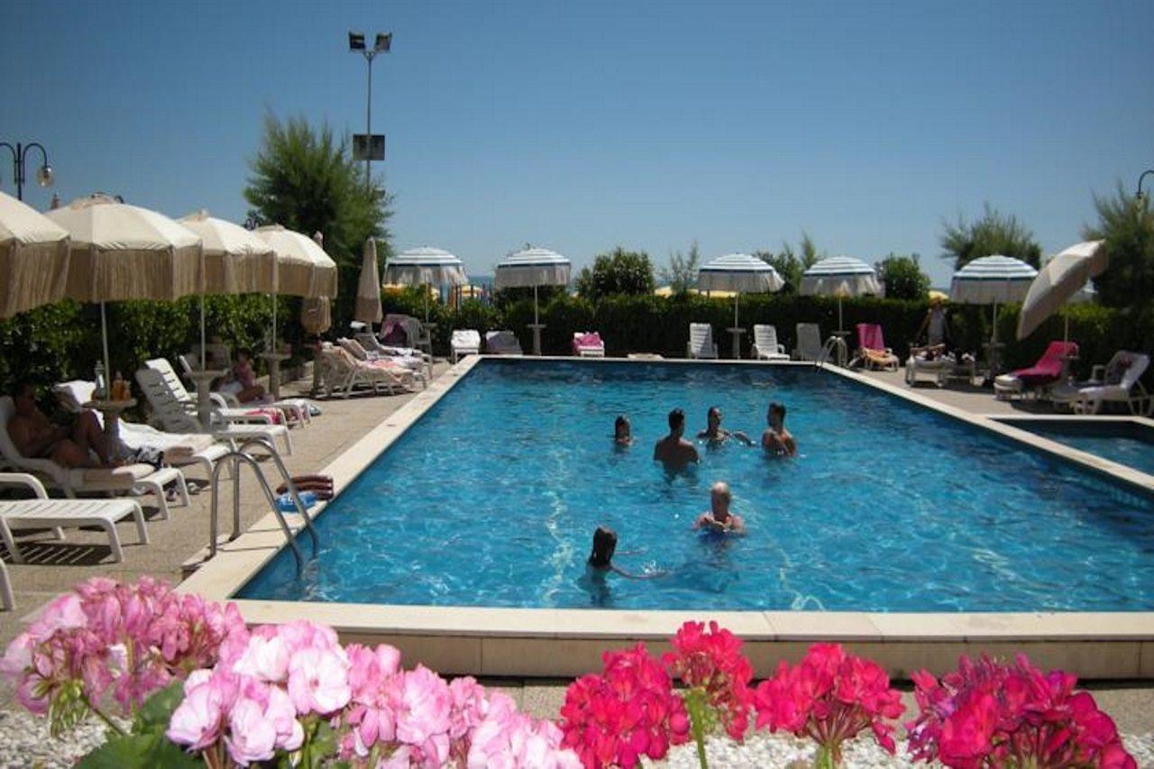 Hotel Imperial Palace Lido di Jesolo Esterno foto