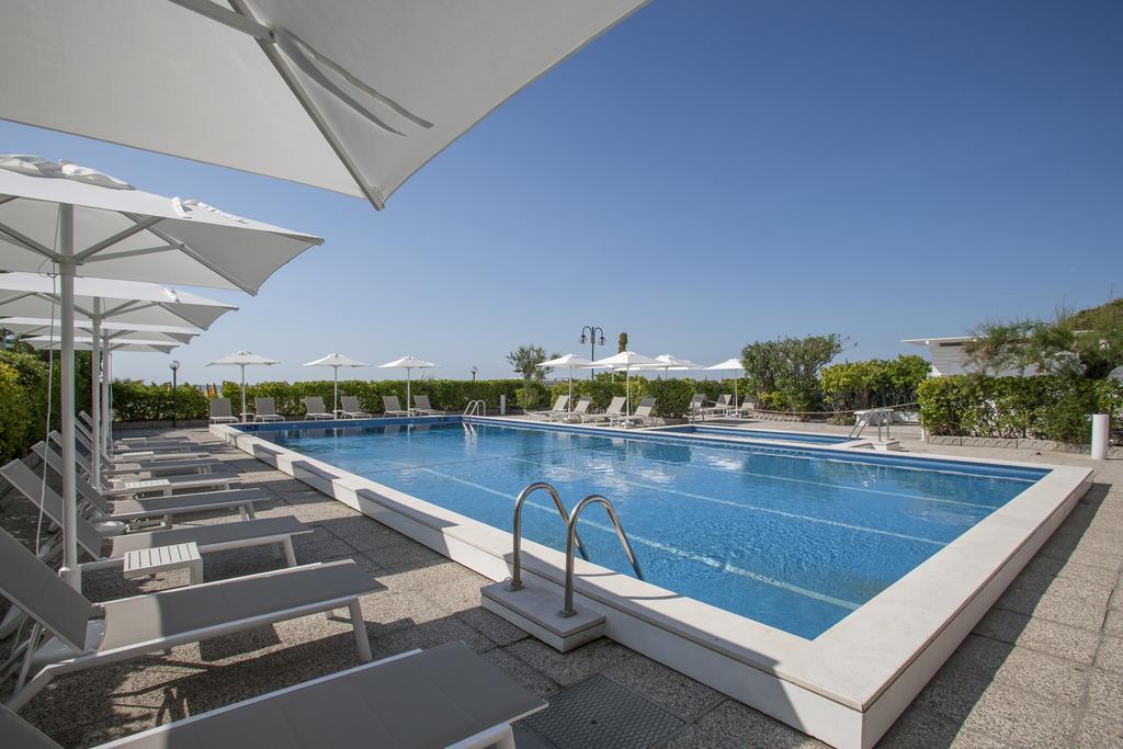 Hotel Imperial Palace Lido di Jesolo Esterno foto