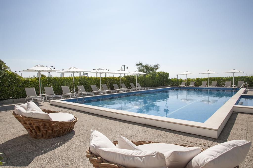 Hotel Imperial Palace Lido di Jesolo Esterno foto