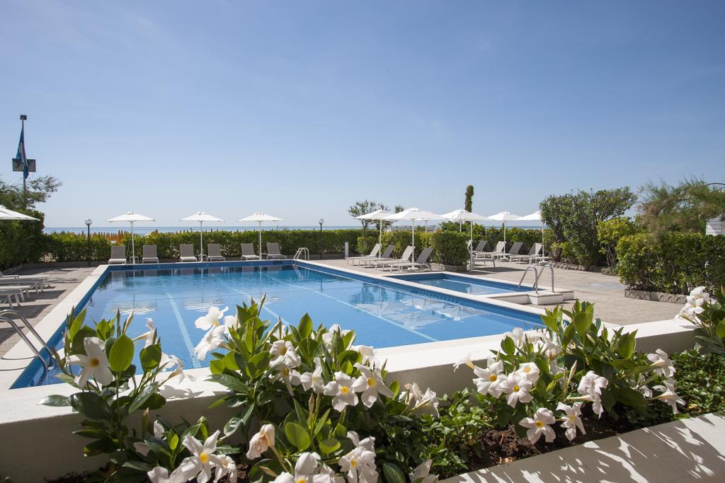 Hotel Imperial Palace Lido di Jesolo Esterno foto