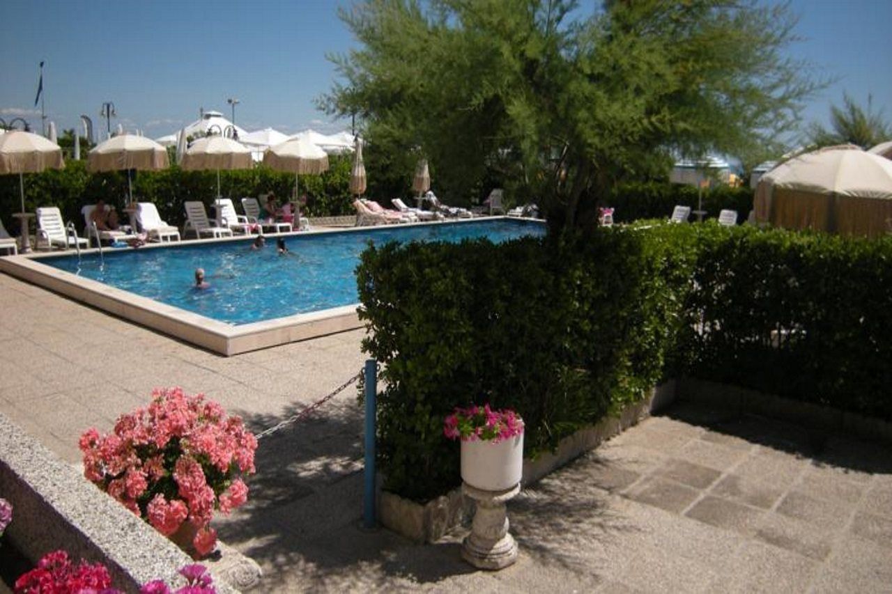 Hotel Imperial Palace Lido di Jesolo Esterno foto