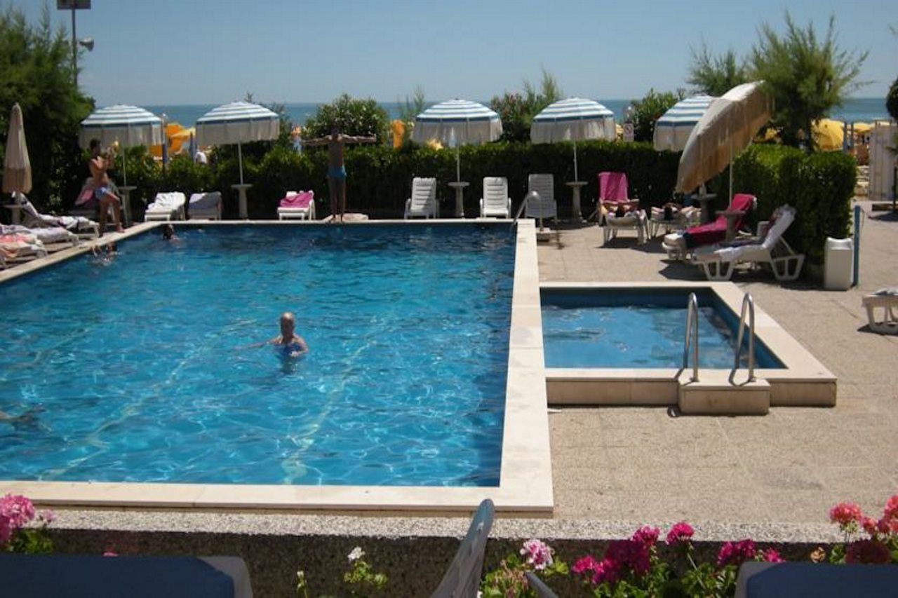 Hotel Imperial Palace Lido di Jesolo Esterno foto