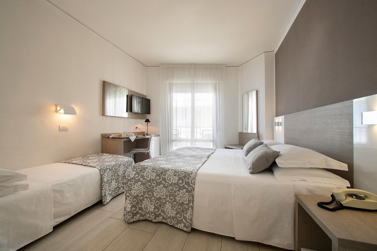 Hotel Imperial Palace Lido di Jesolo Esterno foto