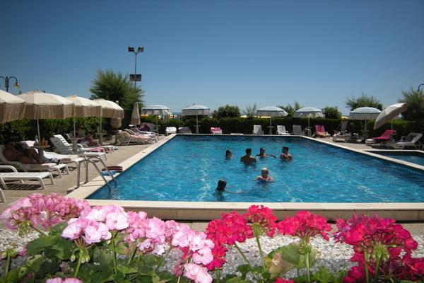 Hotel Imperial Palace Lido di Jesolo Esterno foto